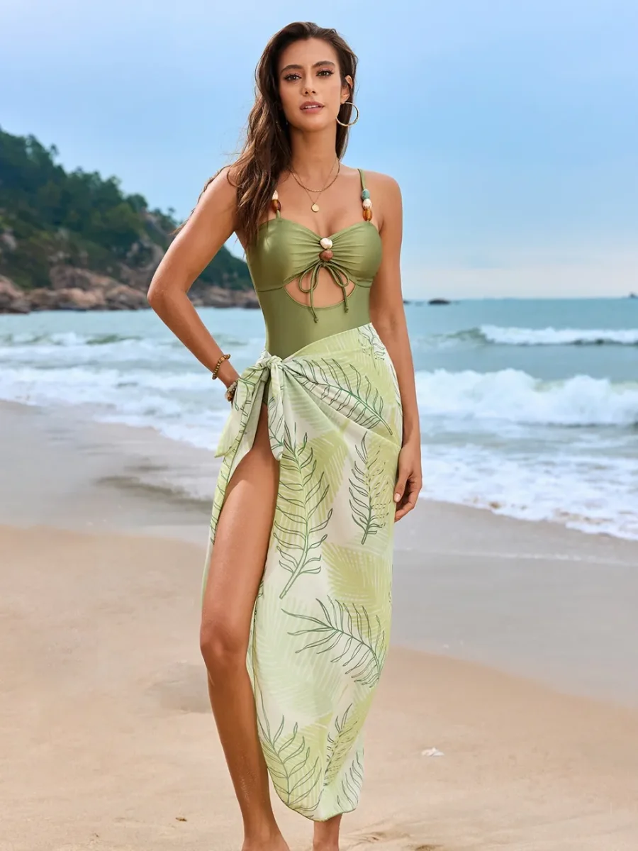 Cutout Sweetheart kaula yksiosainen uima-asu ja Cover-Up uimasetti